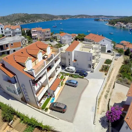 Apartments With A Parking Space Rogoznica - 7515 * Rogoznica (Sibenik-Knin)